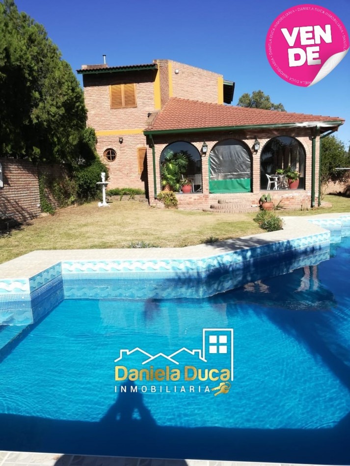 EN VENTA  CASA DE CATEGORIA EN CARLOS PAZ- LA CUESTA