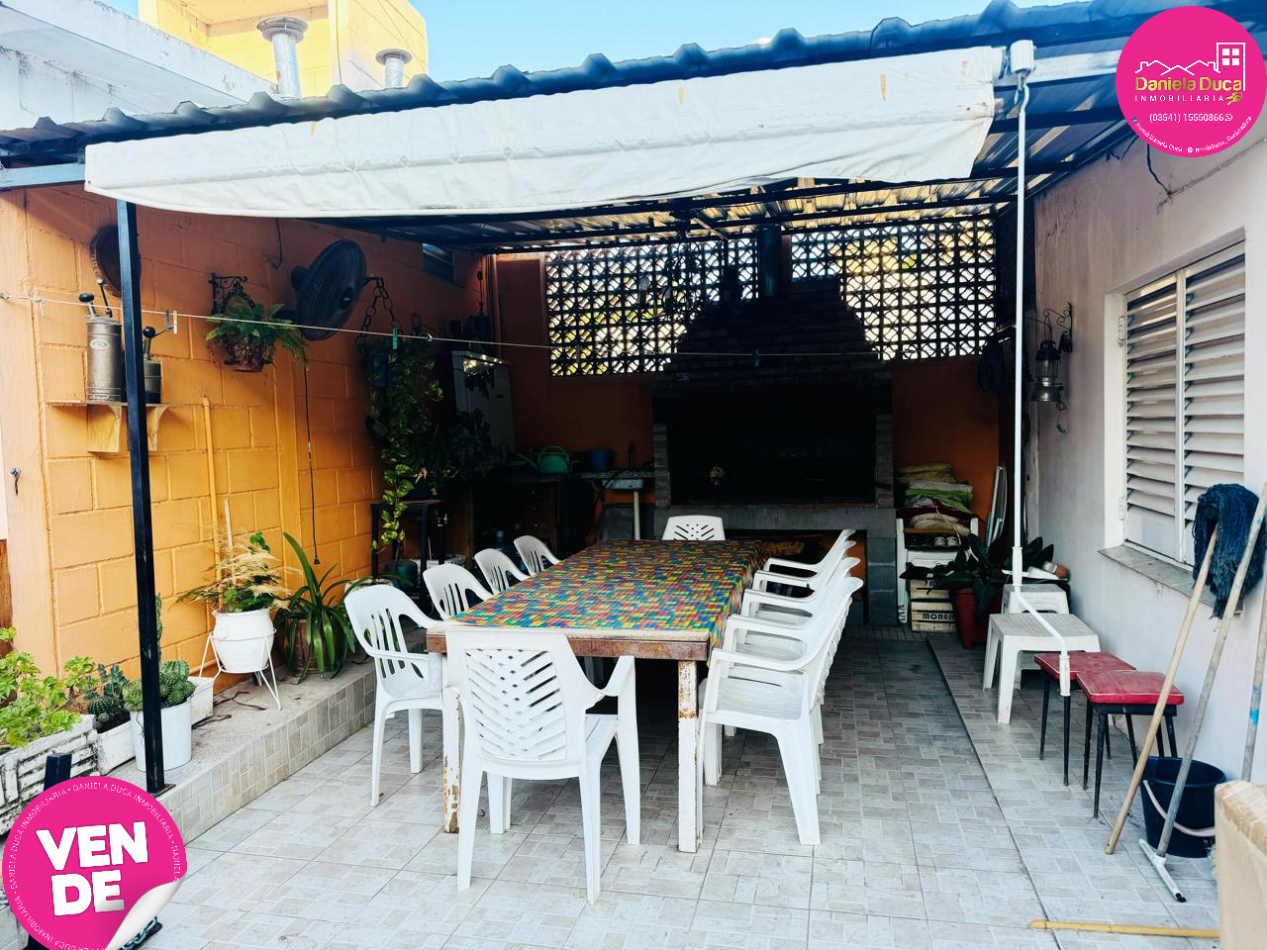 CASA VENTA FRENTE AL RIO EN CALERA