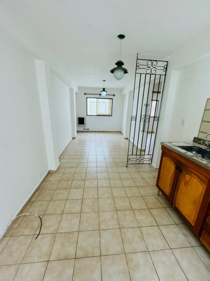 ALQUILO HERMOSO DEPARTAMENTO ANUAL