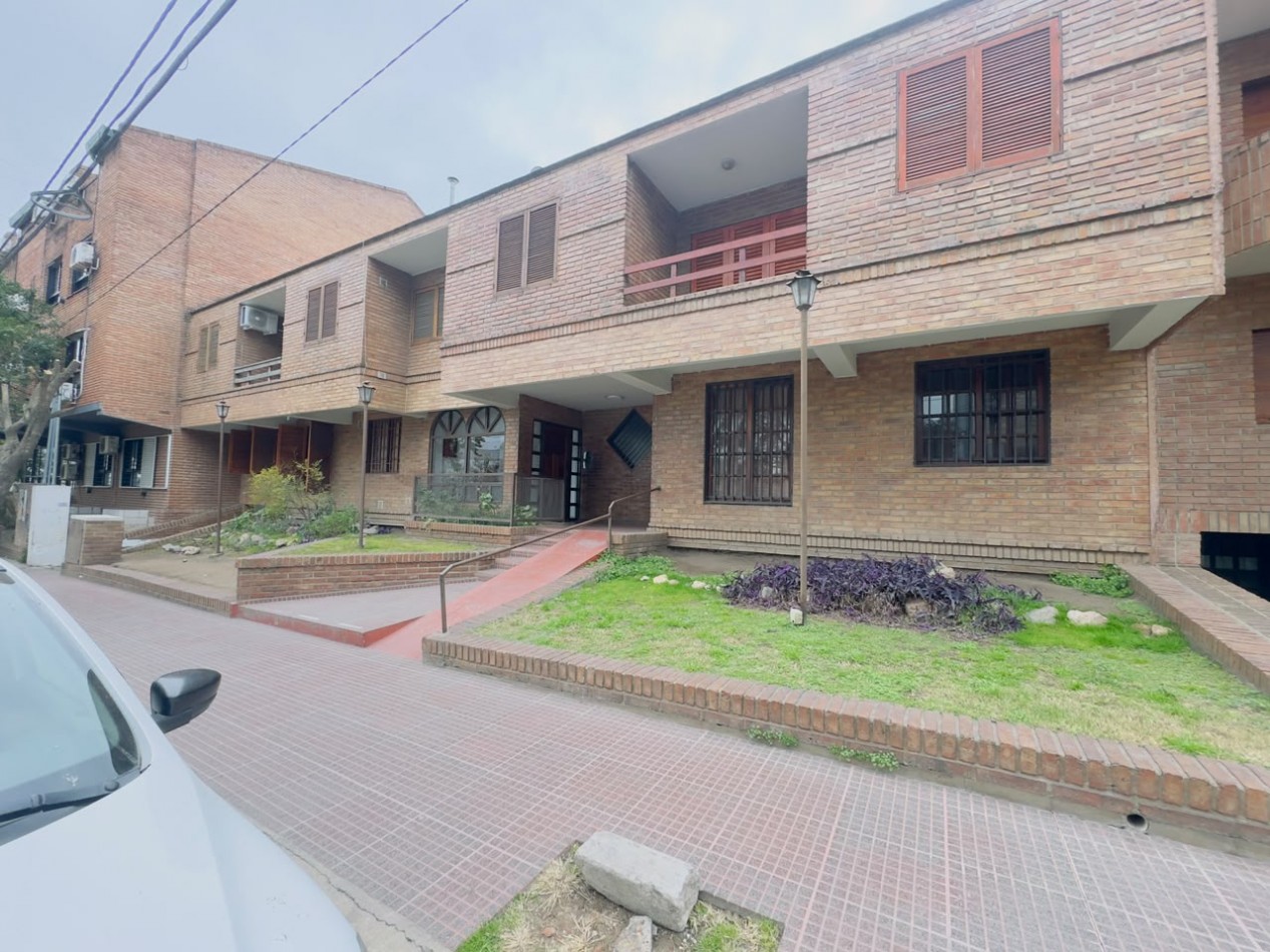 ALQUILO HERMOSO DEPARTAMENTO ANUAL